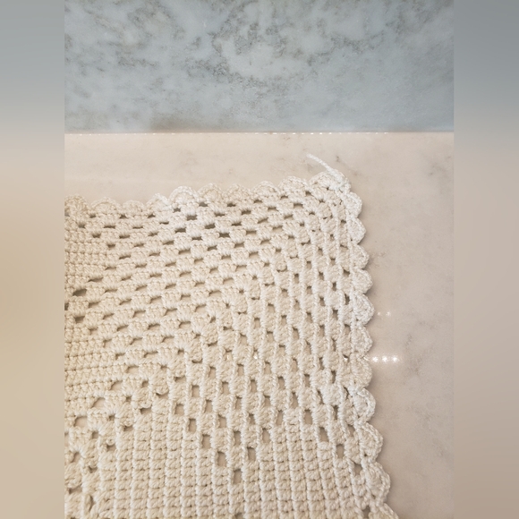 Huge Spool of White Nylon Yarn and 3 Square Cloth Designs - Picture 13 of 14